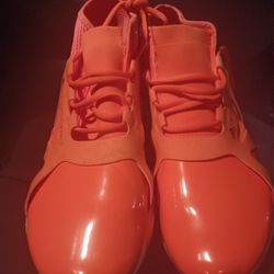 Addida's Sneakers Size 9 1/2