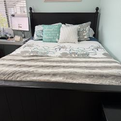Solid Wood Queen Bedroom Set