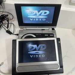 Dual screen portable DVD player plus carrying case