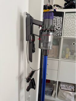 dyson V10