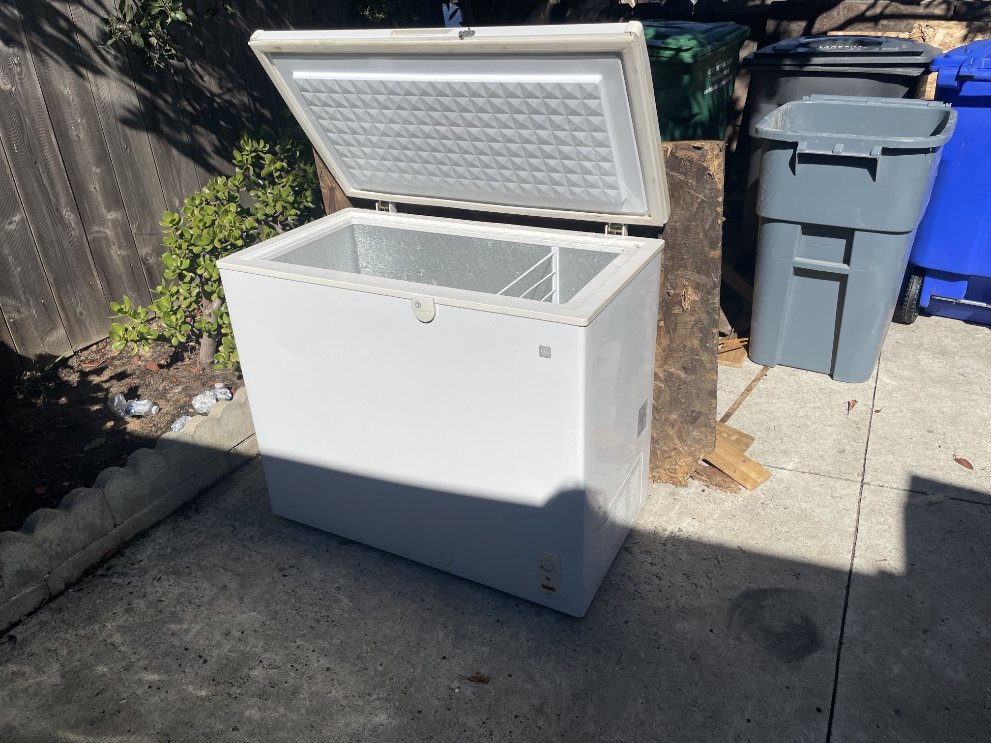 Chest Freezer With Cover