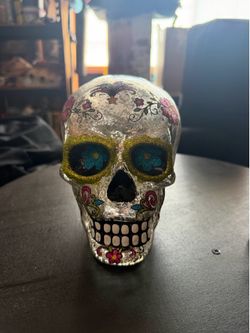 Day of the dead light up glass skull