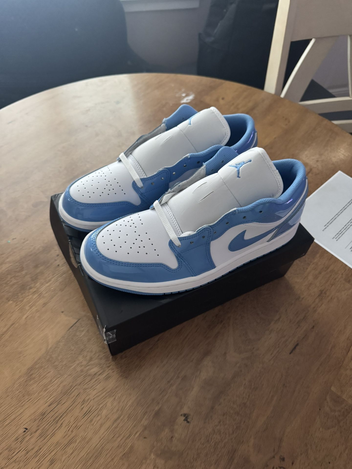 Jordan 1 Low SE Legend Blue Size 10.5 