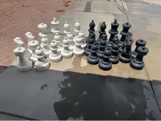 Giant outdoor chess set 24 inches tall