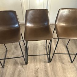 4 BAR STOOLS  