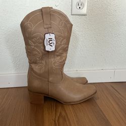 Size 7 for girls and women boots