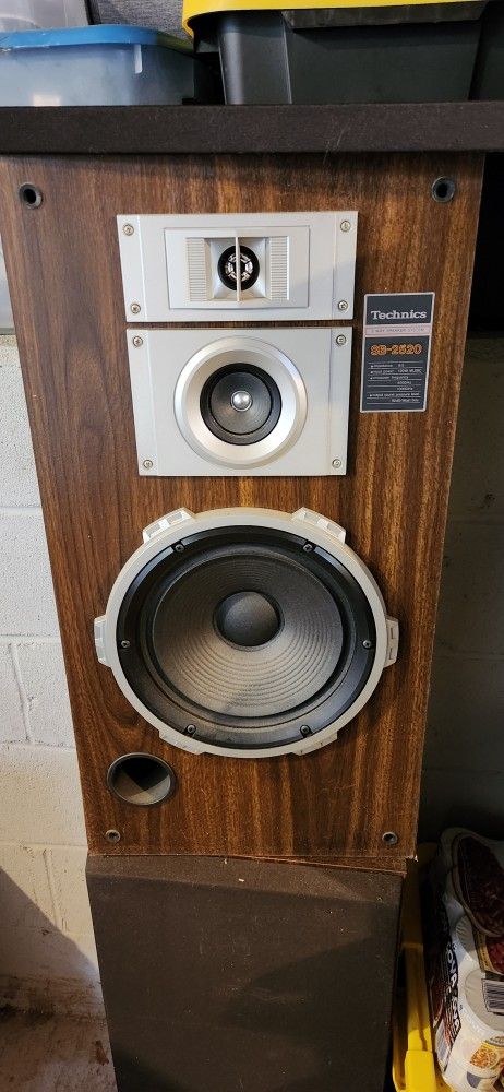 Speakers Technics SB-2520