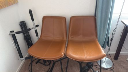 4 Chairs