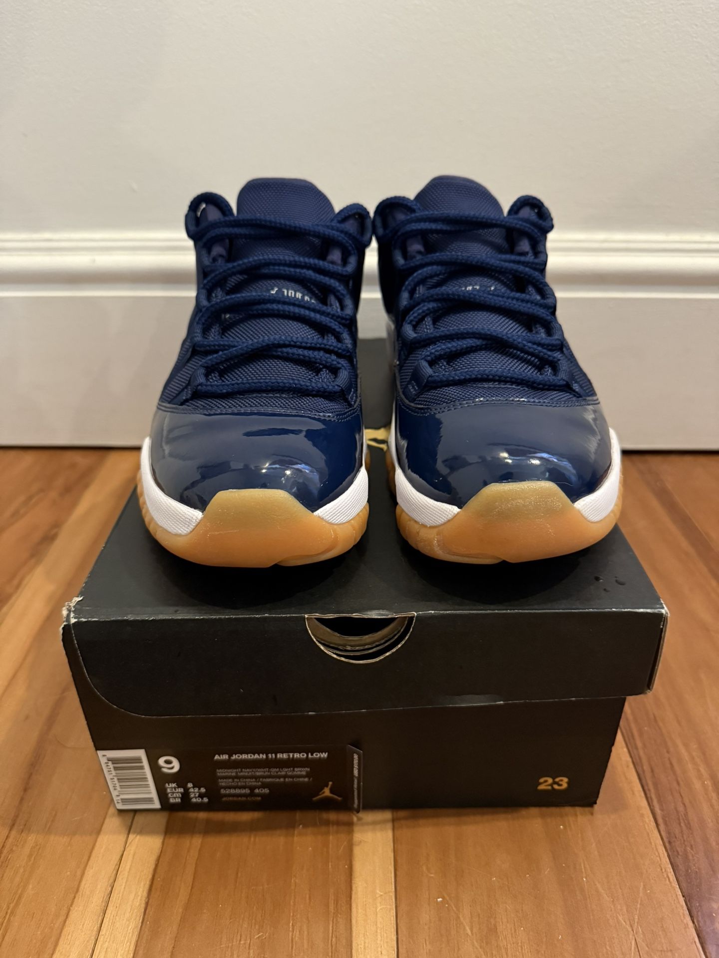 AIR JORDAN 11 RETRO LOW SIZE 9