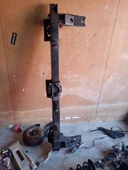 Truck tow hitch  universal