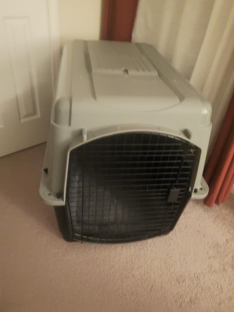 XL Plastic Heavy Duty Dog Crate