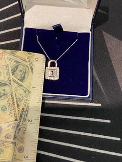 10K GOLD DIAMOND LOCK NECKLACE