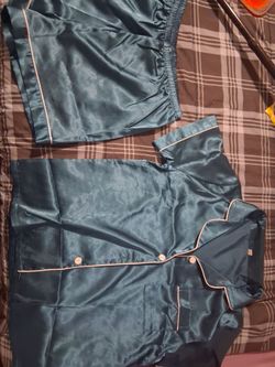 Pajamas/ Bed clothes