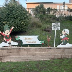 Santa’s Workshop Outdoor Decor (made of Wood)