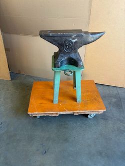 Old 150 Lbs. Blacksmith Anvil W/Stand Vulcan No. 15