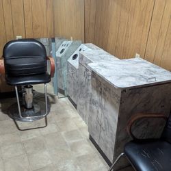 BEAUTY SALON CABINETS AND CHAIRS 