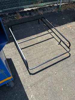 Universal roof rack