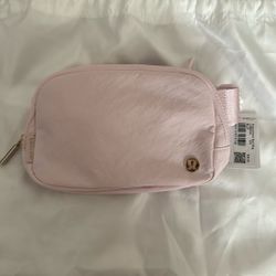Lululemon belt bag new with tag Blissful Pink