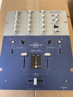 DJ mixer Stanton SK 2F