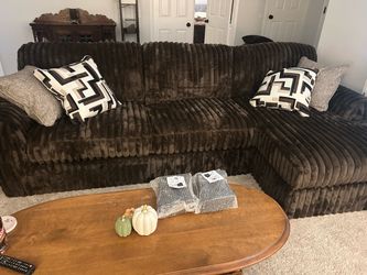 9 ft right facing arm couch