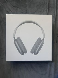 AirPod Max, Color Is Sliver.