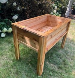 Rectangular cedar planter