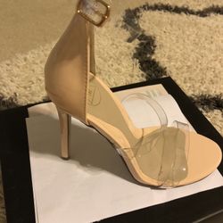 Women’s Nude Heels Sz 7