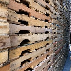 Pallets / Wood 4way Pallets / Block Pallets / Custom Pallets