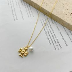 Tory Burch Necklace With Pearl 