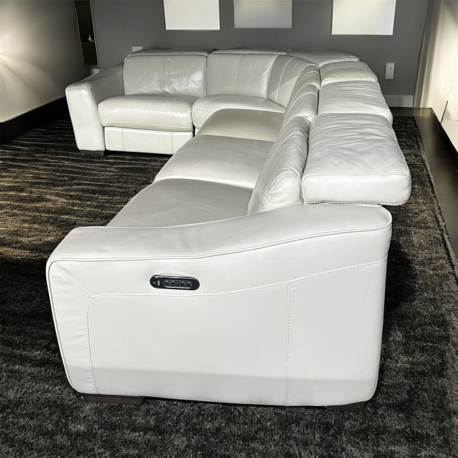Free Delivery Leather Recliner Sectional Couch 
