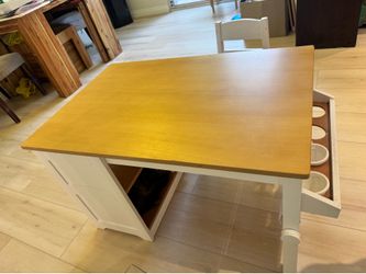Desk Melissa & Doug