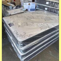 Queen size mattress/ Colchon