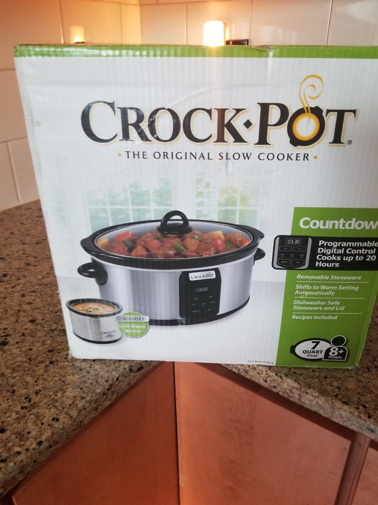 Crock Pot, 8 quart plus a warmer