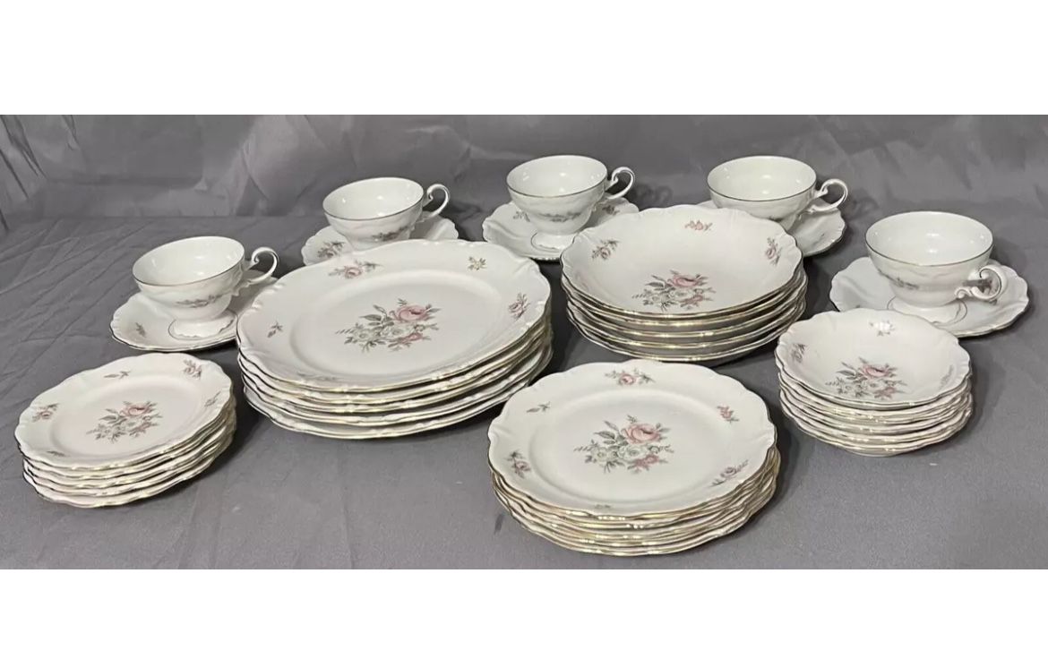 Vintage 35pc Johann Haviland Roses Gold Trim 5-Person China Set Bavaria Germany