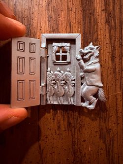 Vintage JJ Jonette 3 Little Pigs Big Bad Wolf Interactive Door Pin Brooch RARE