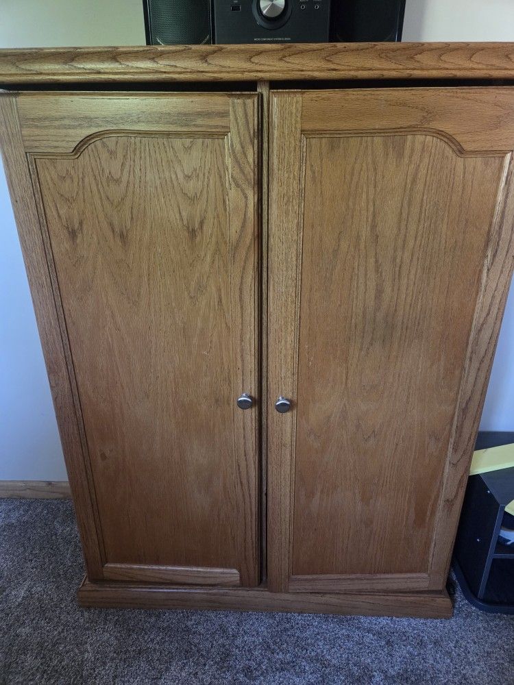 Media Cabinet CD's, DVD's, Or VHS