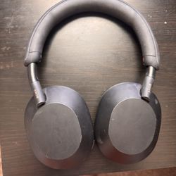 Sony XM5 Headphones