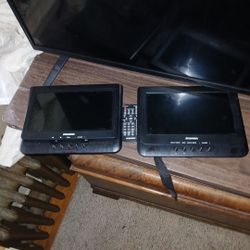 10" Sylvania Dual Screen Portable TV / Cd Player