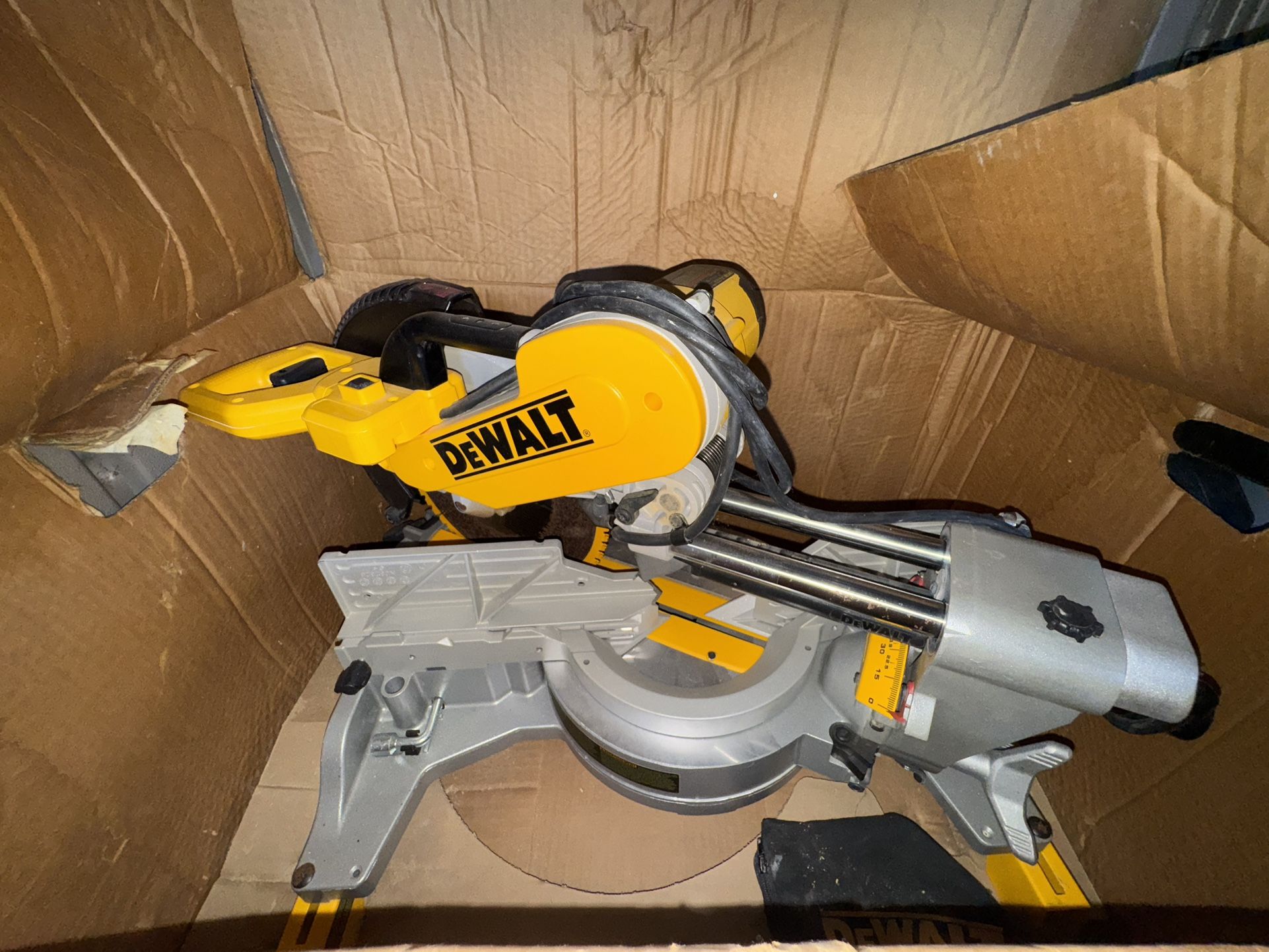 Dewalt Double Bevel Sliding Miter Saw