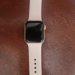 Rose Gold Apple Watch 40mm