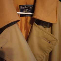 Women's Burberry Trench Coat 