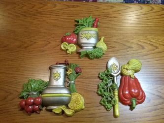 HOMCO Kitchen Wall Decor