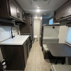 Wolf Pup Black Label RV