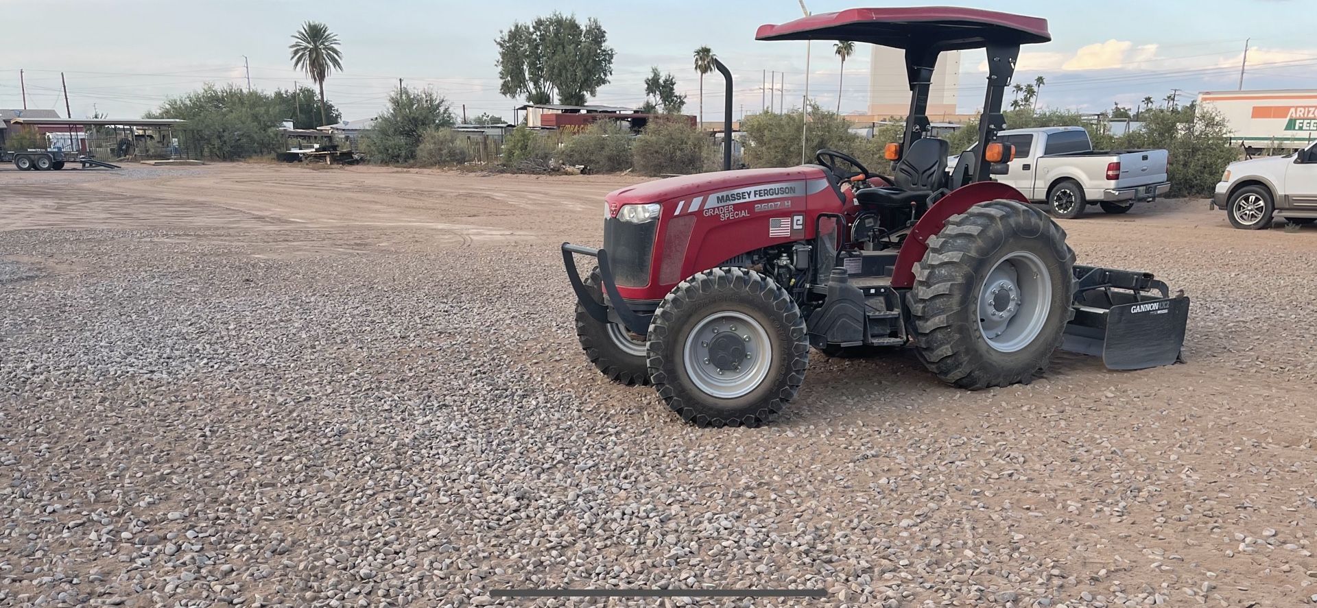 Grading Dirt Work Tractor 