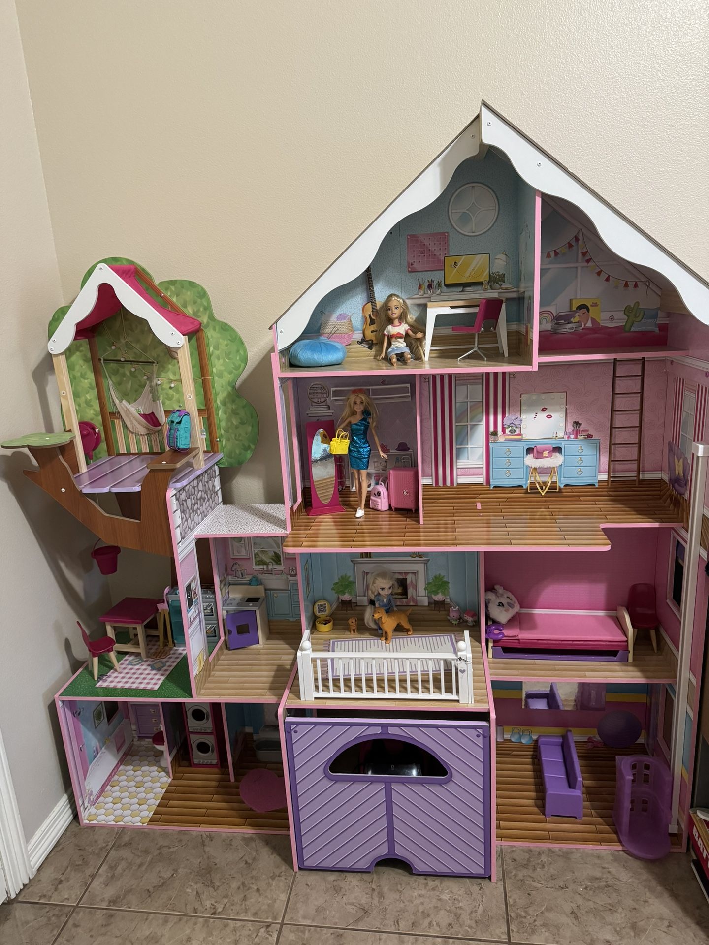 Girls Doll House (new)