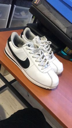 Nike boys Cortez shoes white size 7