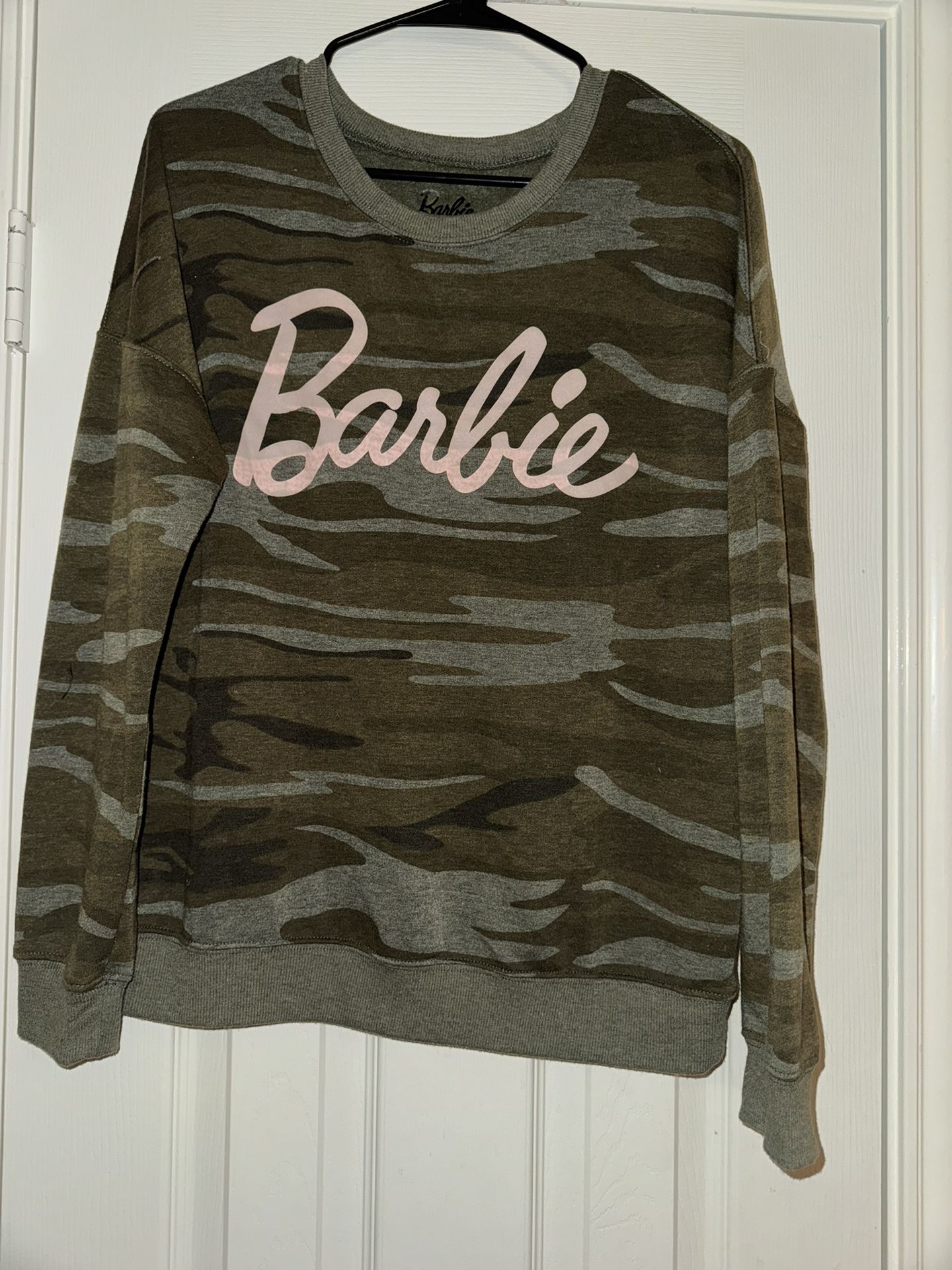 Barbie Camo Sweatshirt Sz M 