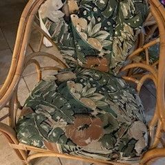 Wicker/wooden Chairs 