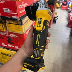 DEWALT 20V CORDLESS GRINDER XR BRUSHLESS WITH THE VARIABLE SPEED 