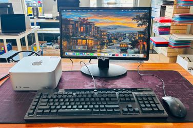 Apple MAC STUDIO 2023 M2 MAX 32GB RAM 512GB SSD Like New!!